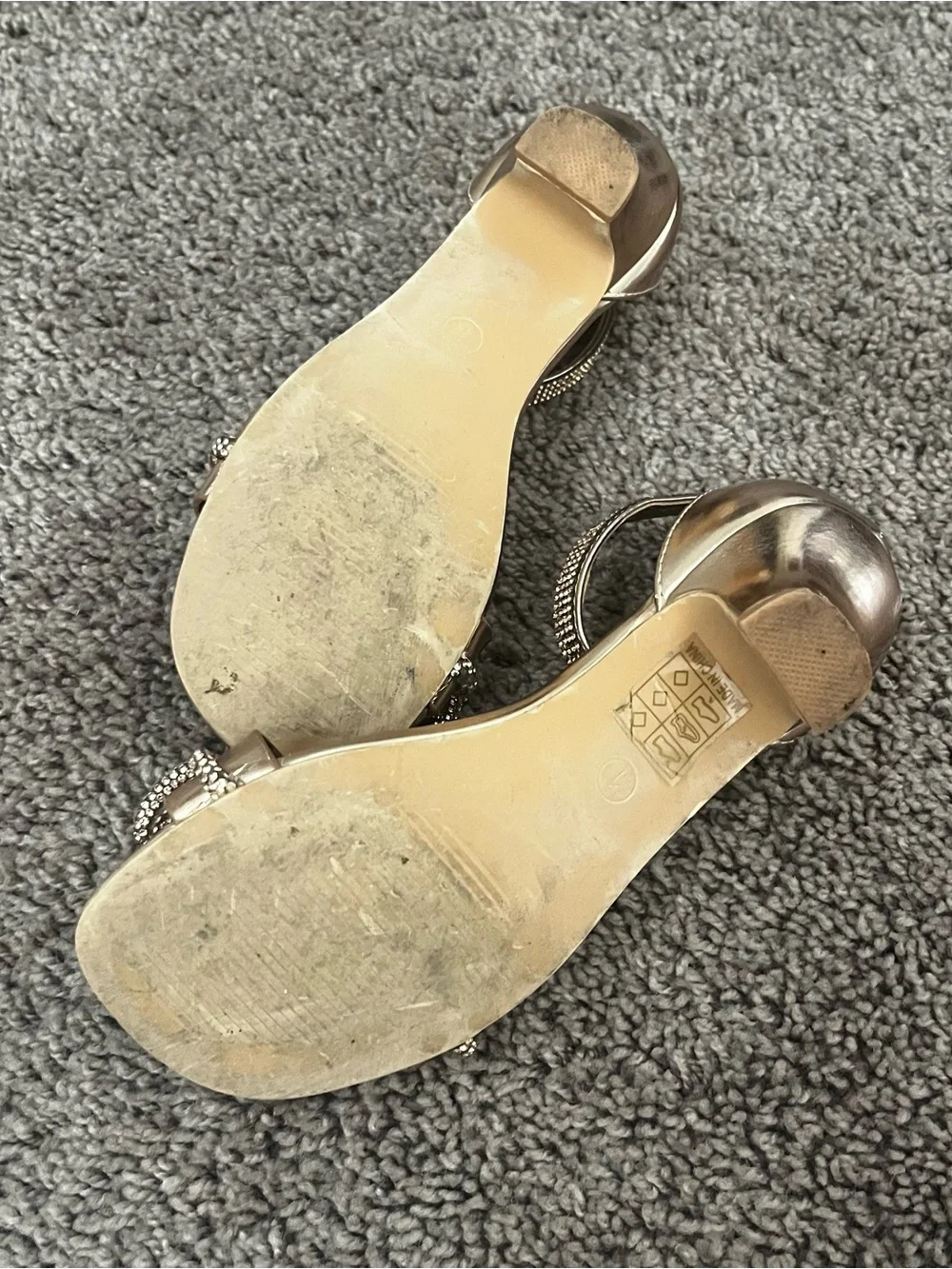 Elegant Kids’ Gold Metallic Ankle-Strap Sandals with Crystal Bow